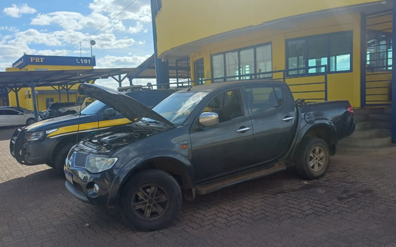 Caminhonete com registro de furto que foi recuperada em Uberlândia
