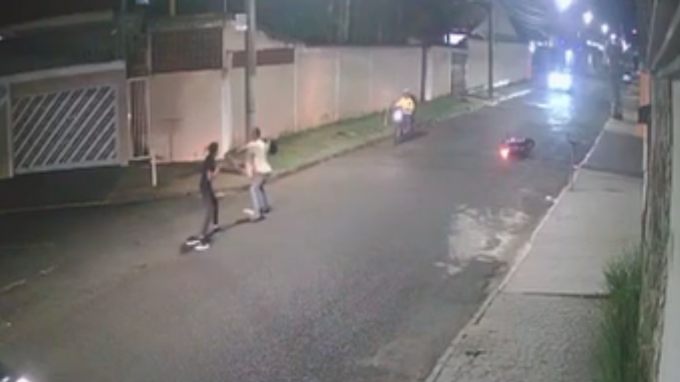 Adolescente reage a assalto no Santa Mônica