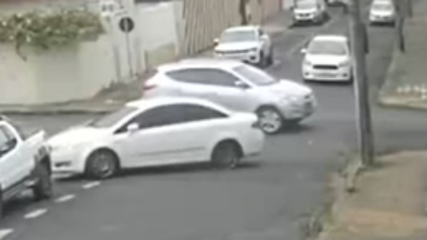 Motorista foge sem prestar socorro após acidente no bairro Martins