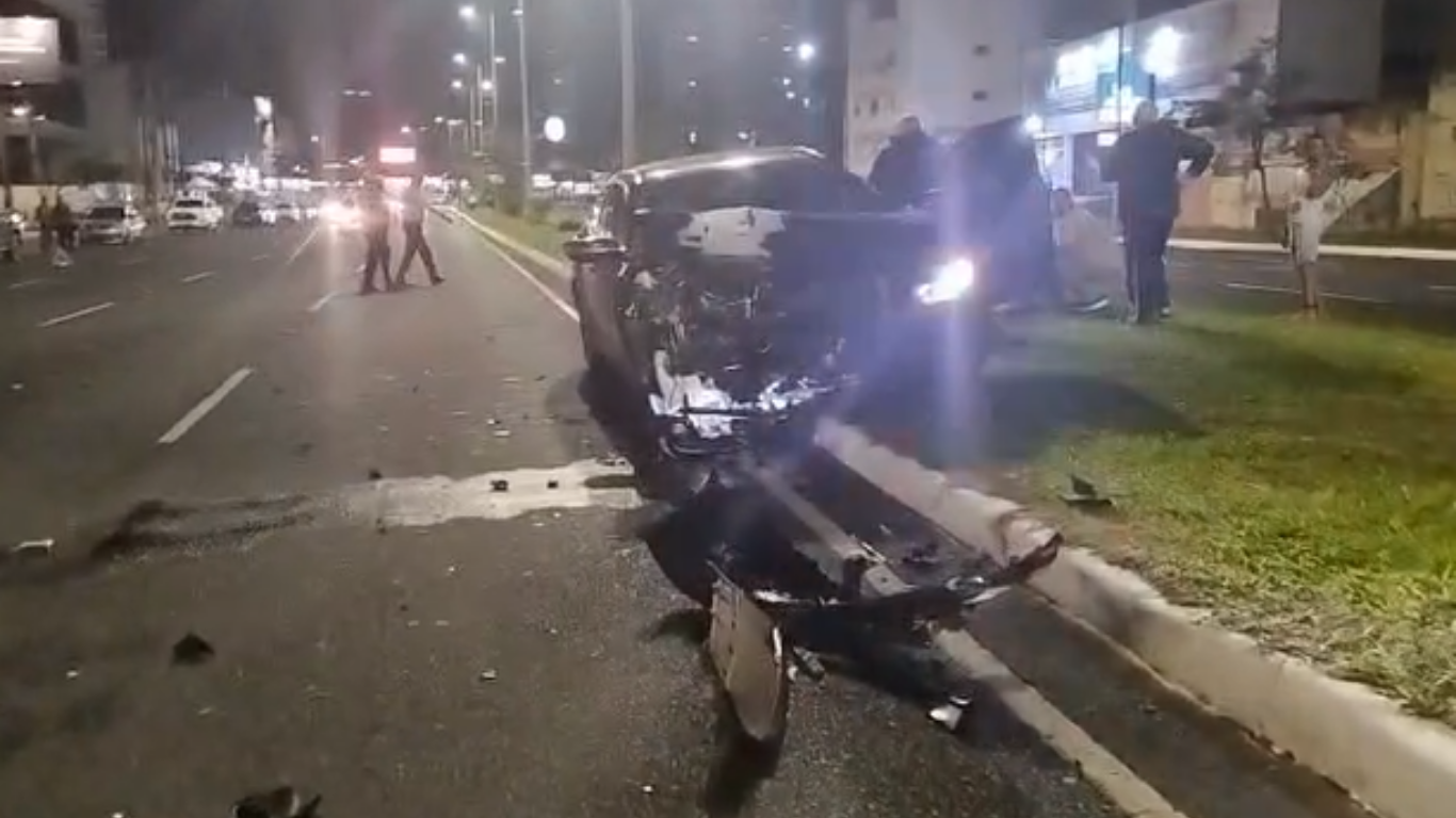 Acidente entre três veículos na Rondon Pacheco