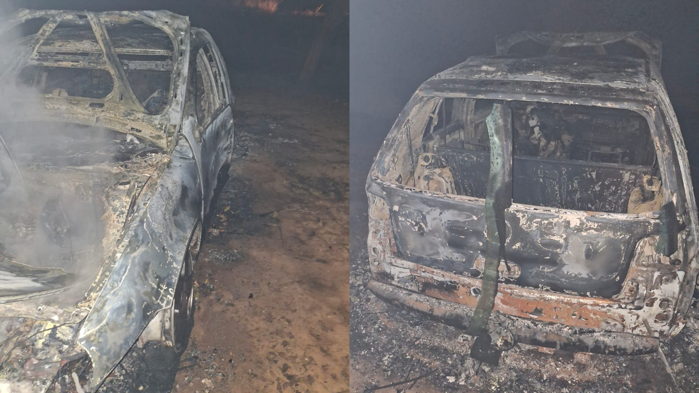 Carro capota, pega fogo e incendeia vegetação às margens da MG-414, em Araguari