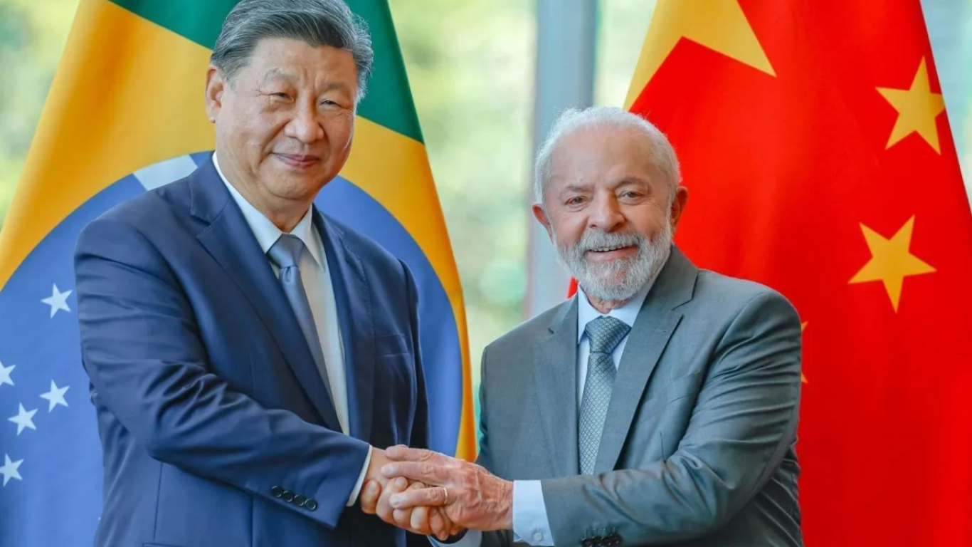 O presidente da China, Xi Jinping, e o presidente Luiz Inácio Lula da Silva (PT)