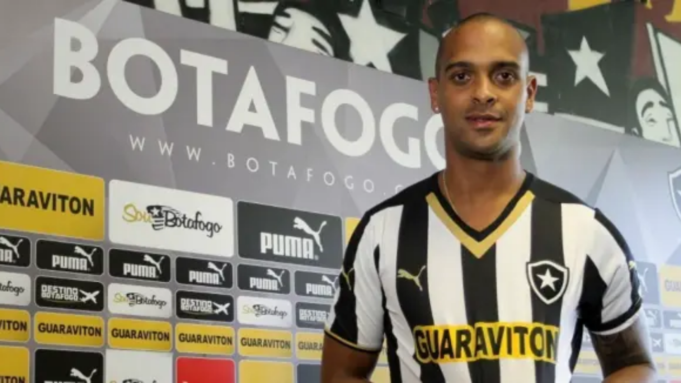 Tássio em sua chegada ao Botafogo, em 2015