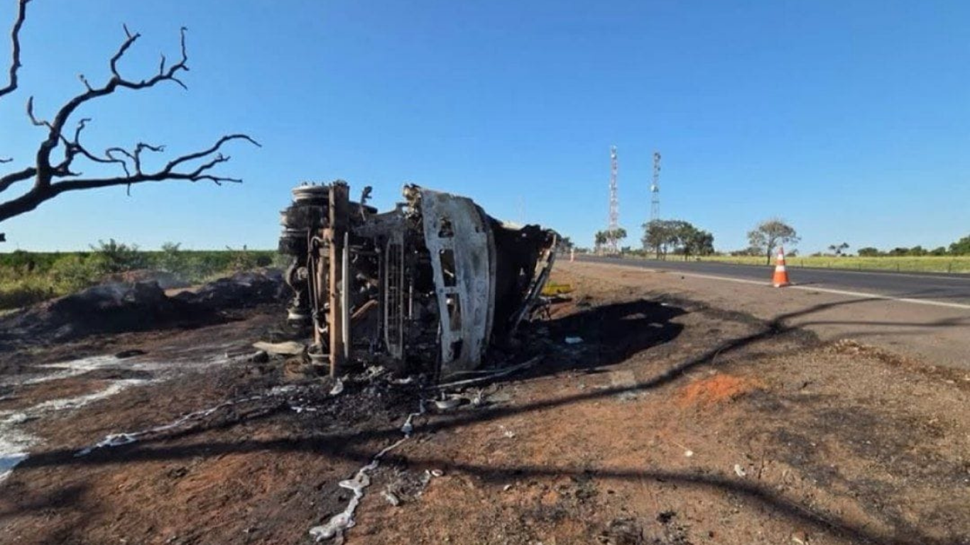 Acidente fatal na BR-153, em Prata