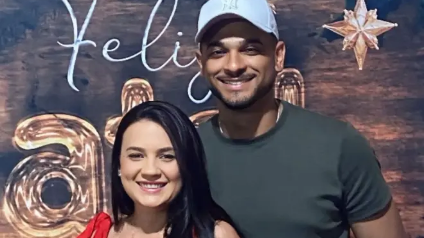 Daniele e o cantor Eduardo
