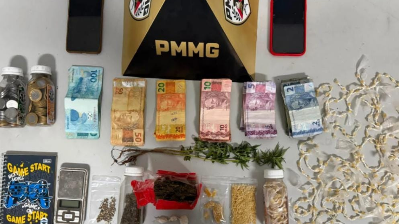 Trio é preso com quase 500 pedras de crack e dinheiro em Varjão de Minas