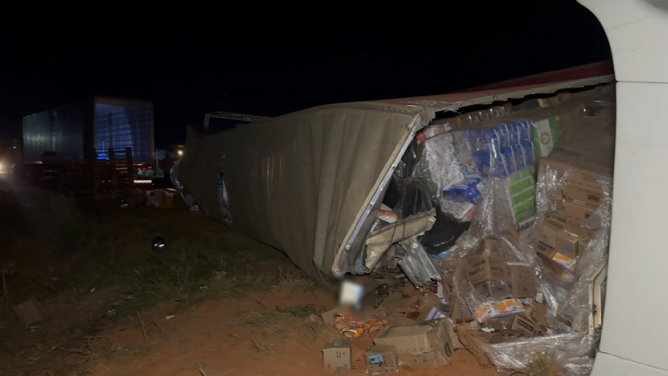 Ultrapassagem indevida provoca acidente gravíssimo e deixa três mortos na MGC-452