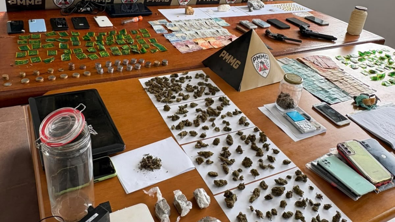 Operação Narcolog da Polícia Militar cumpre mandados e prende seis pessoas em Tupaciguara