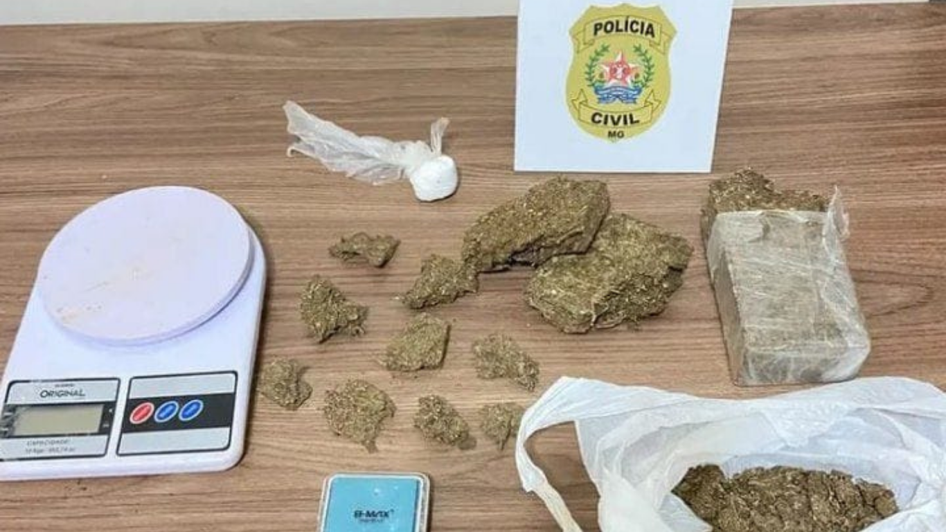 Drogas são apreendidas durante ação policial no bairro Ana Pinto de Almeida, em Araxá