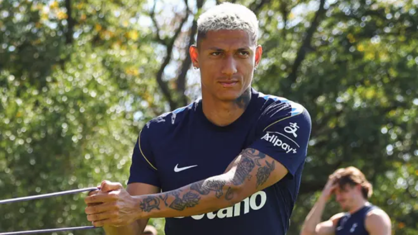 Richarlison em treino de pré-temporada do Tottenham