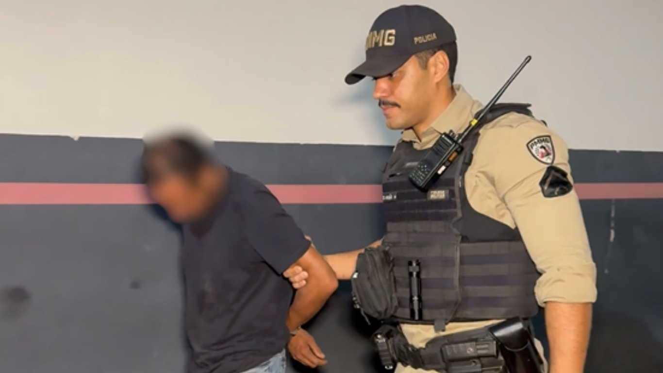Homem com mandado de prisão em aberto é detido por policiais militares no bairro Integração