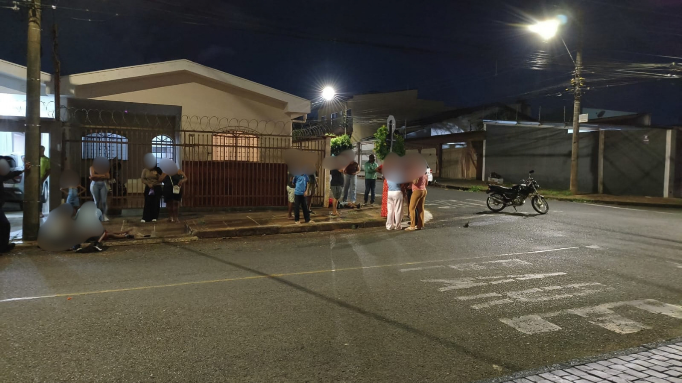 Colisão entre duas motocicletas deixa quatro feridos, incluindo criança de 9 anos, no bairro Presidente Roosevelt