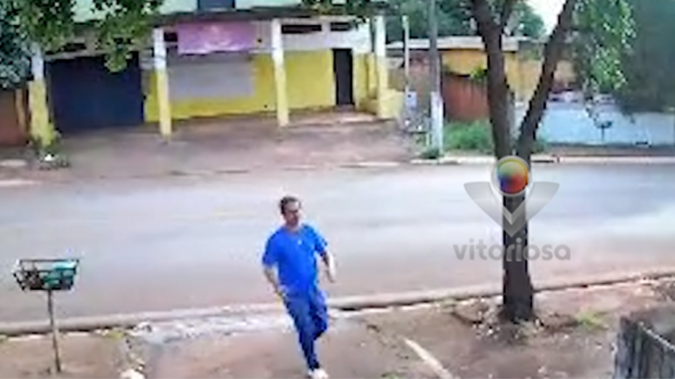Homem invade casa, esfaqueia ex-sogra em Delta (MG) e foge de bicicleta