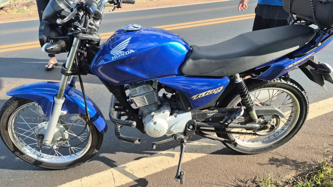 Motociclista embriagado fica ferido após colidir na traseira de carro na MGC-497, em Uberlândia