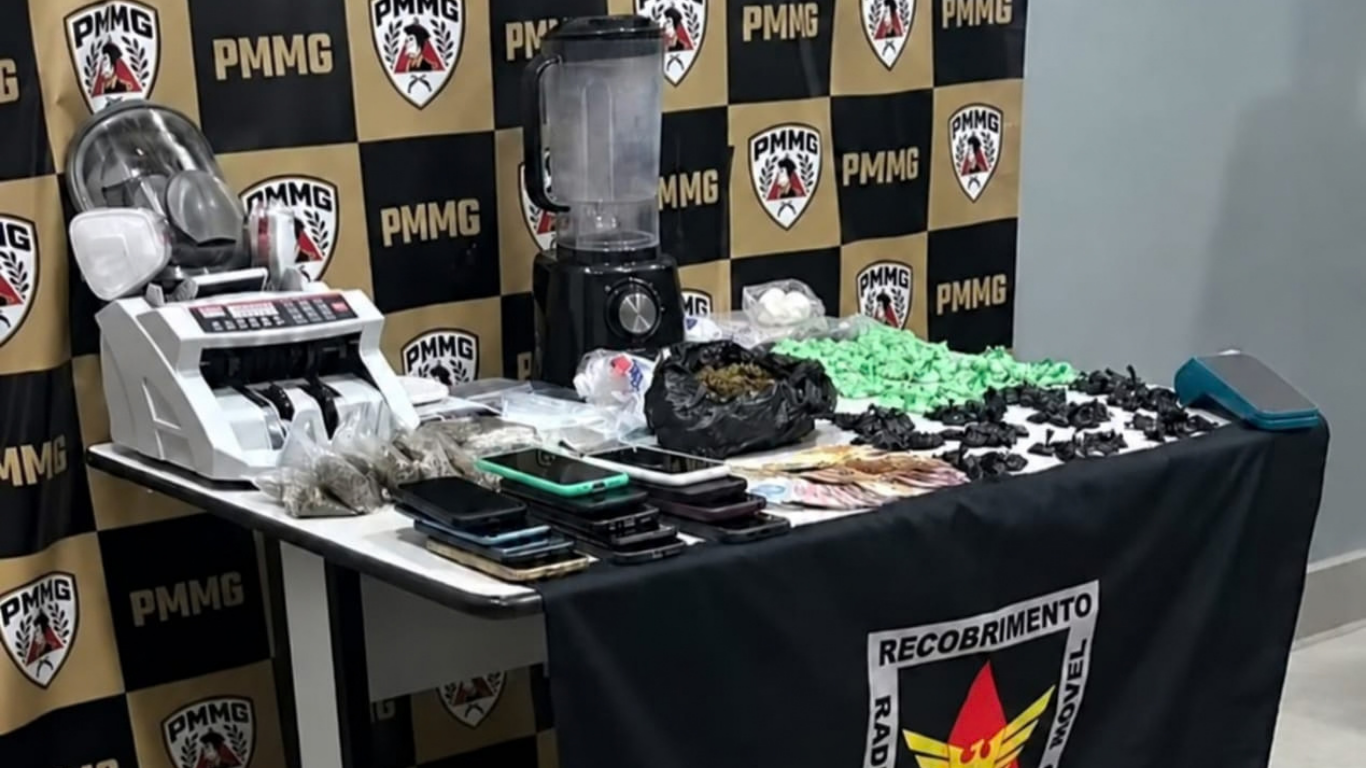 Operação contra o tráfico apreende mais de 120 papelotes de cocaína em Frutal