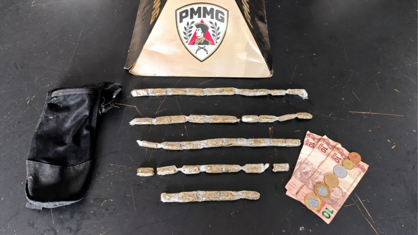 Operação da Polícia Militar apreende porções de maconha no bairro Laranjeiras, em Uberlândia
