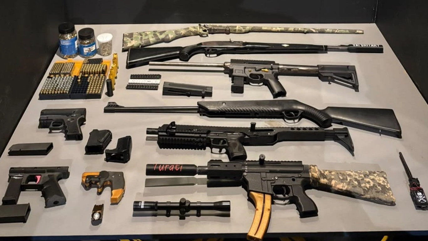 'Mago das Armas' é preso por manter fábrica clandestina e abastecer facções no Triângulo Mineiro e SP