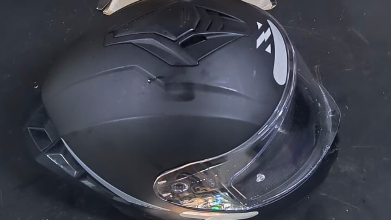 Homem é preso por receptação e furto após tentar vender capacete furtado em rede social em Uberlândia